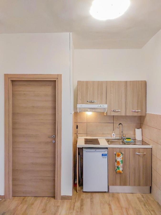 Metro Guest House Napels Buitenkant foto